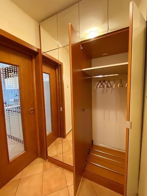 Lovely & Quiet 1-Bedroom Condo With Free Parking Bukareszt Zewnętrze zdjęcie