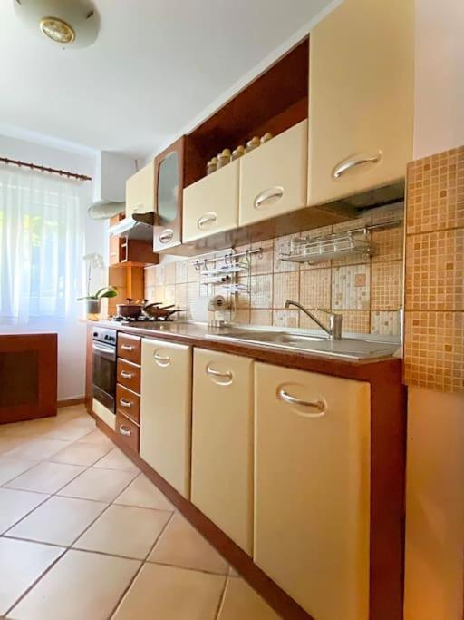 Lovely & Quiet 1-Bedroom Condo With Free Parking Bukareszt Zewnętrze zdjęcie